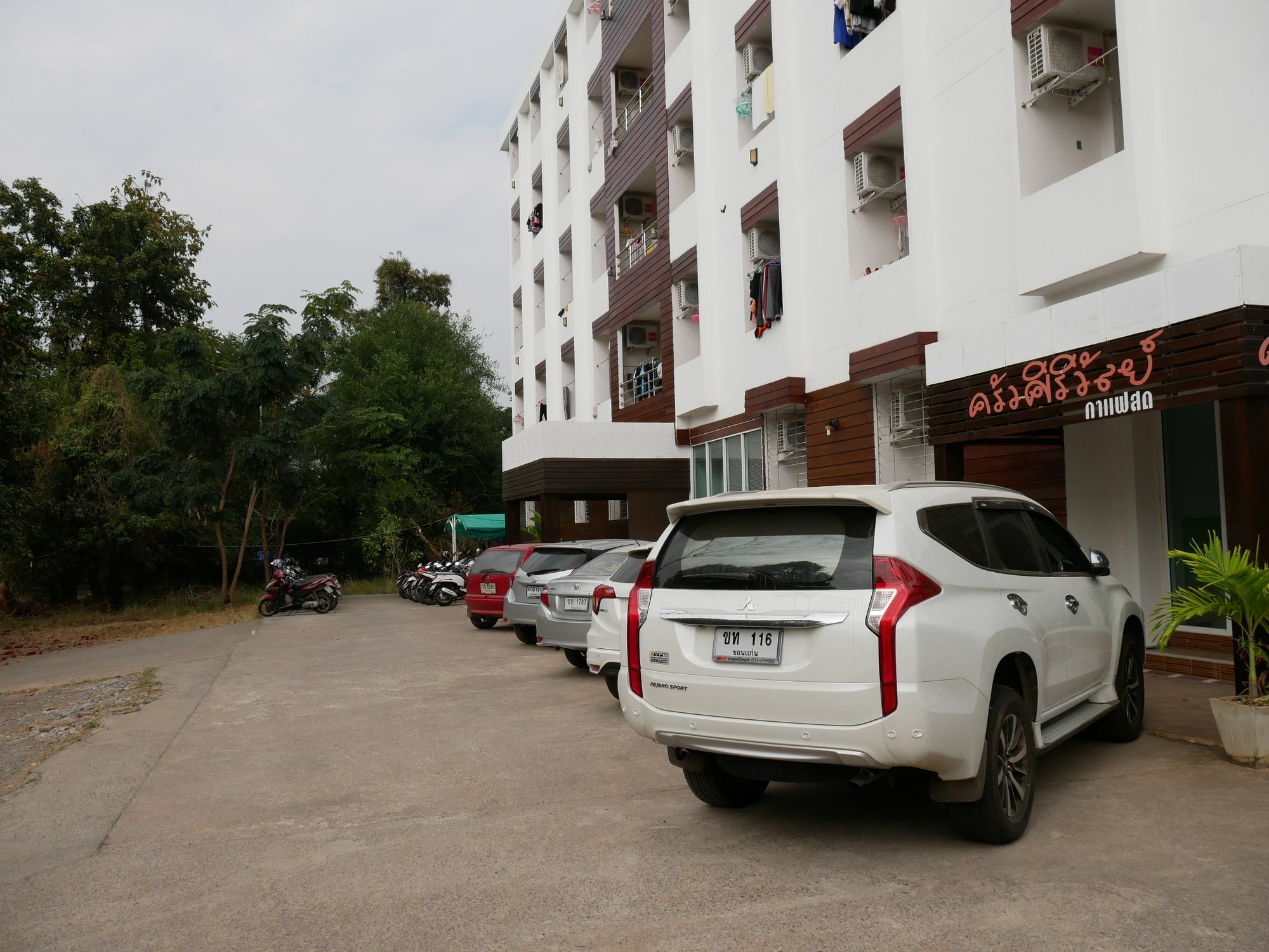 Siriwan Grand Garden Apartment Khon Kaen Exteriör bild